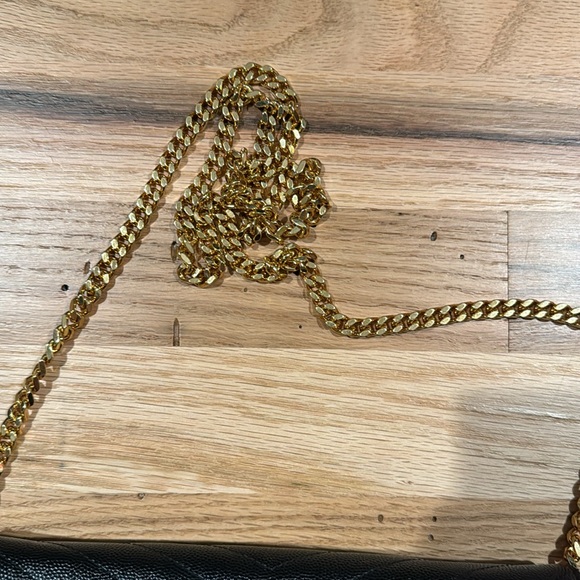 Authentic SAINT LAURENT
Cassandre matelassé textured-leather shoulder bag - Picture 4 of 5